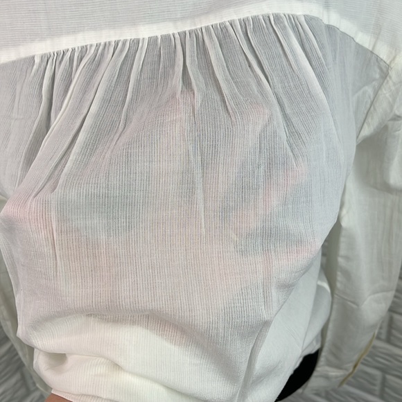 GAP OPTIC WHITE SEMI SHEER BUTTON DOWN BLOUSE PLEATS NWT SIZE XL - Picture 8 of 12